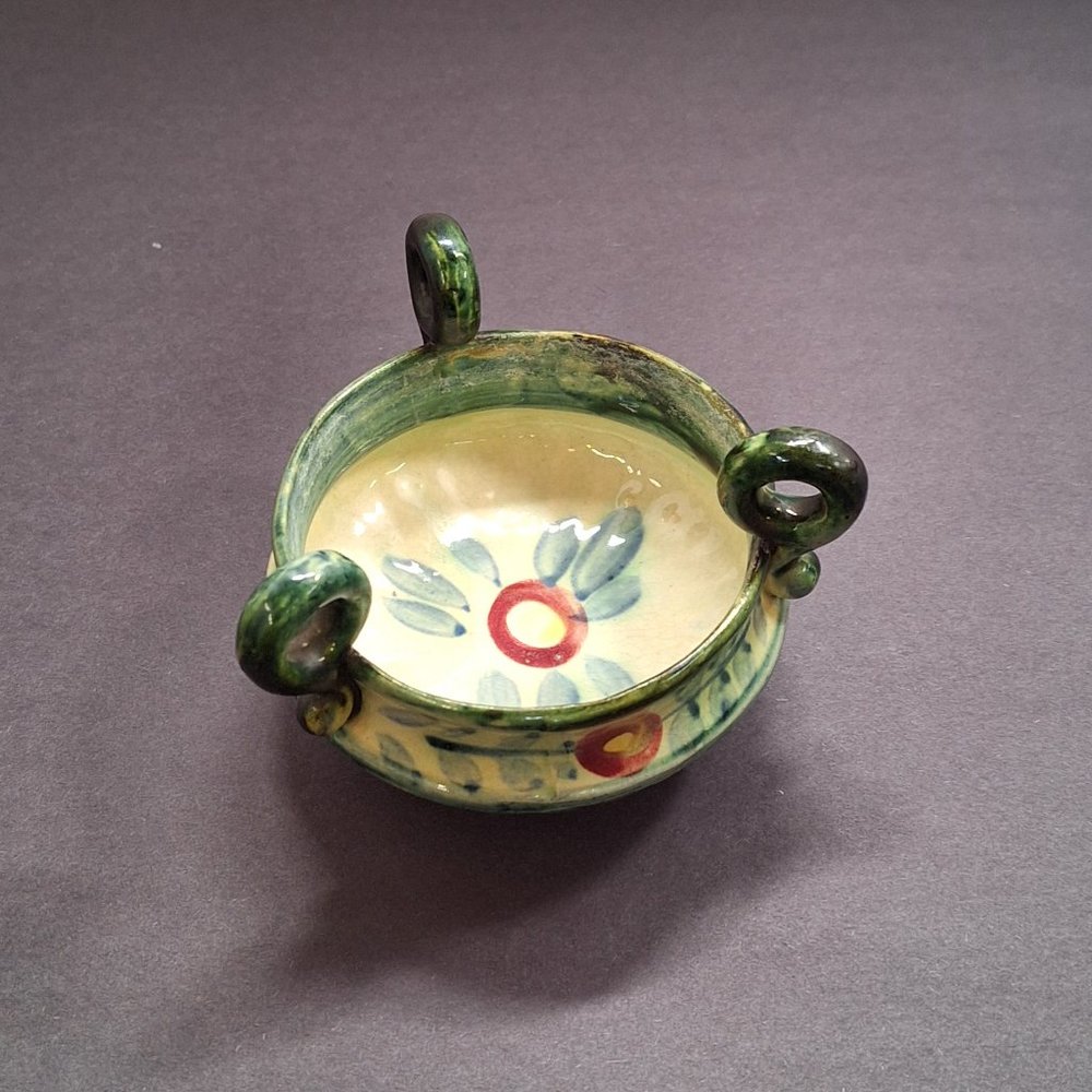 Bowl Green 3 Handles and 3 Legs